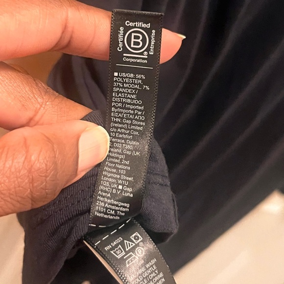 LIKE NEW ATHLETA STRATUS II TOP - BLACK - Sz M/P - Picture 8 of 9